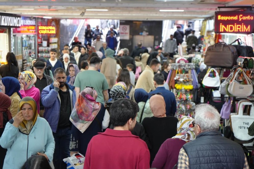 Samsun'da çarşı pazarda bayram hareketliliği