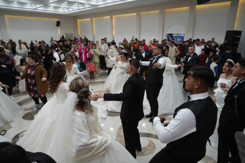 Samsun'da Romanlara toplu düğün: 15 Roman çift düşman çatlattı