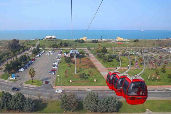 Yenilenen teleferiğe tatilde yoğun ilgi: 10 bin yolcu taşıdı