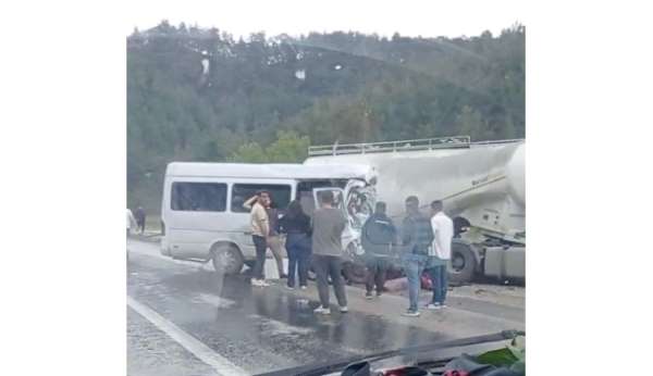 Isparta-Antalya karayolunda feci kaza: 7 ölü