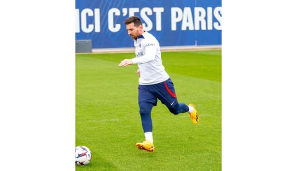 Lionel Messi antrenmanlara geri döndü