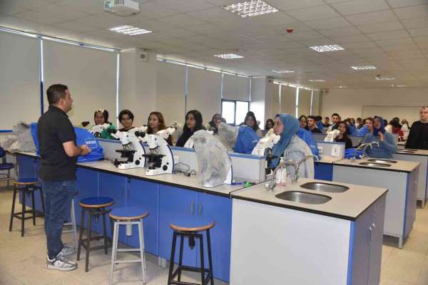 YKS öncesi Düzce Üniversitesi'ni gezdiler