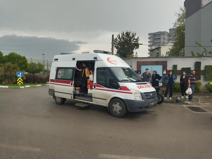  Samsun'da hafif ticari aracın çarptığı motosikletli yaralandı