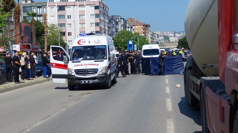 Samsun'da beton mikseri ile çarpışan motosiklet sürücüsü hayatını kaybetti
