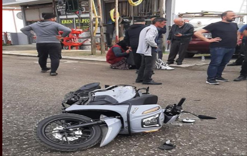 Samsun'da motosiklet, park halindeki otomobile çarptı: 1 yaralı