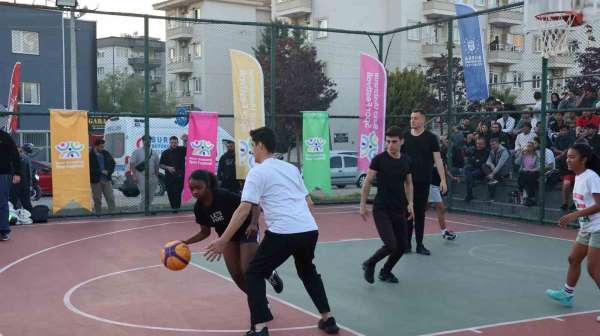 Bursa Uluslararası Spor Festivali'nde sokak basketbolu heyecanı
