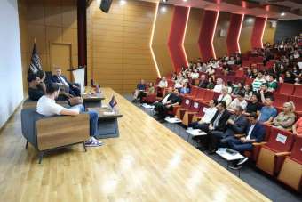 Bursaspor Basketbol Başkanı Sezgin Mudanya Üniversitesi'nde öğrencilerle buluştu