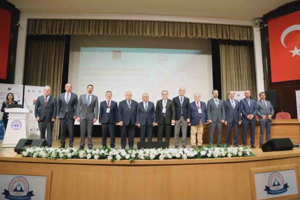 Erciyes Üniversitesi'nde 'Uluslararası Yapay Zeka Hukuku ve Hukukta Dijitalleşme Sempozyumu' düzenlendi