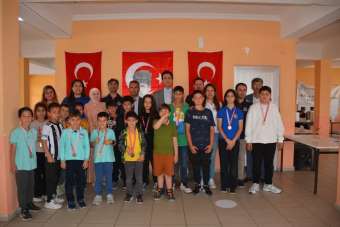 Köyceğiz'de Mavi Yeşil Okullar Projesi Satranç Turnuvası tamamlandı