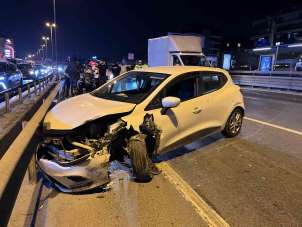 Küçükçekmece E-5'te alkollü sürücü zincirleme kazaya neden oldu