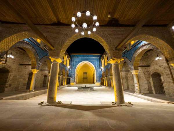 Tokat'ta restorasyonu tamamlanan 8 asırlık Gökmedrese ziyarete açıldı