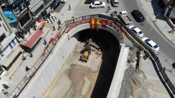 Maltepe'de tünel çalışmasında doğal gaz patlaması: Yol yayalara kapatıldı