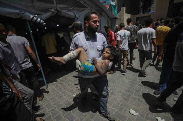 İsrail'in Gazze Şeridi'nin merkezine yönelik saldırısında 55 can kaybı
