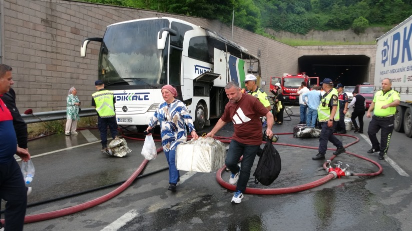 Ordu'da yolcu otobüsü alev alev yandı
