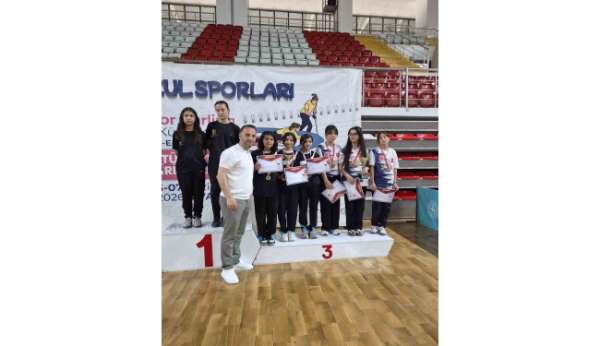 Afyonkarahisarlı sporculardan Floor Curling Türkiye Şampiyonası'nda önemli başarı
