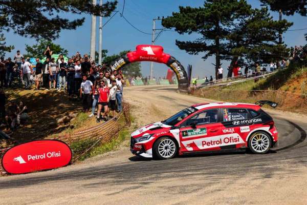 Bursa Rallisi'ni Kerem Kazaz kazandı