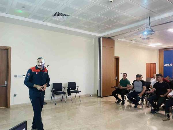 Elazığ'da arama-kurtarma ve trafik kazalarına müdahale eğitimi