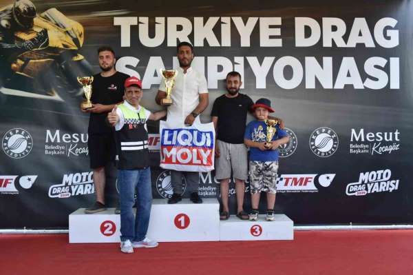Kepez'de motodrag şampiyonları kupalarını aldı