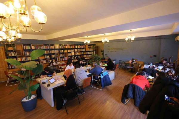 Rasathane Kitap Kafe'ye ilgi artıyor
