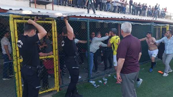 Şampiyonluk maçı sonrası kavga: 5 kırmızı kart çıktı