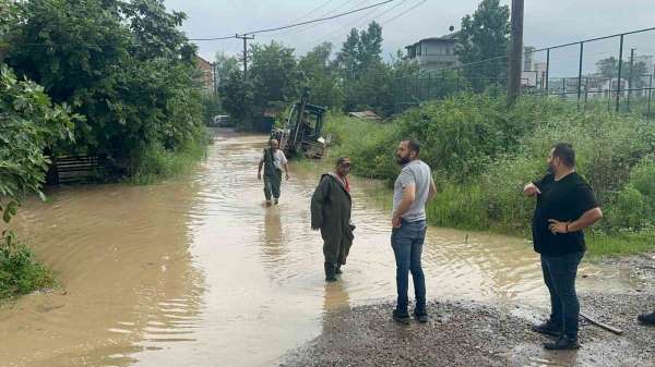 Fatsa'da sağanak: İş yerleri ve evleri su bastı