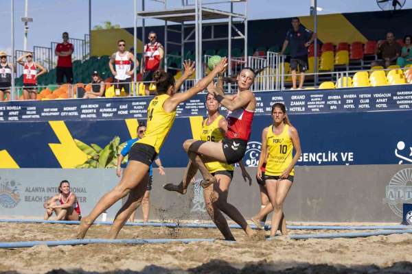 2025 Avrupa Plaj Hentbol Şampiyonası'nda ilk gün maçları tamamlandı