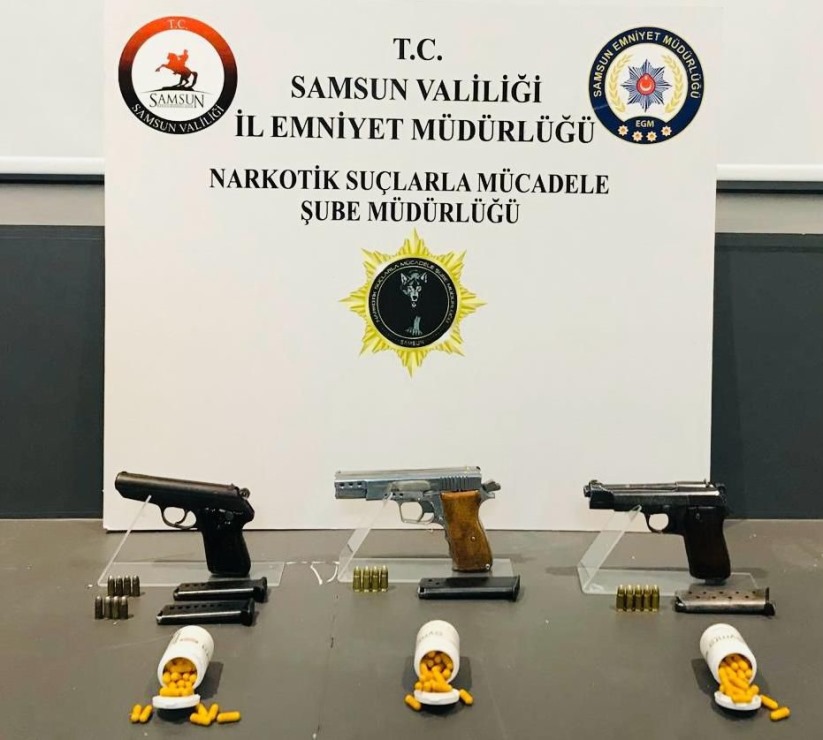 Samsun'da silah ve uyuşturucu ele geçirildi: 2 gözaltı