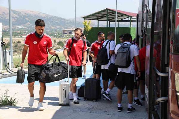 Antalyaspor Burdur'da kampa girdi
