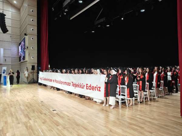 Erciyes Üniversitesi Tıp Fakültesi 51. dönem mezunlarını verdi