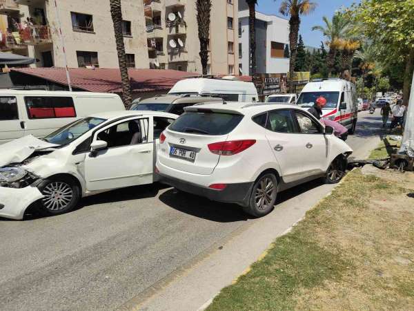 Kuşadası'nda freni tutmayan araç kazaya neden oldu: 5 yaralı
