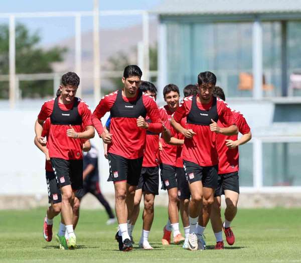 Sivasspor'da yeni sezon hazırlıkları devam ediyor