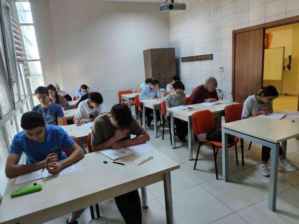 Üniversite hayali kuran gençlere Darıca Belediyesi'nden destek