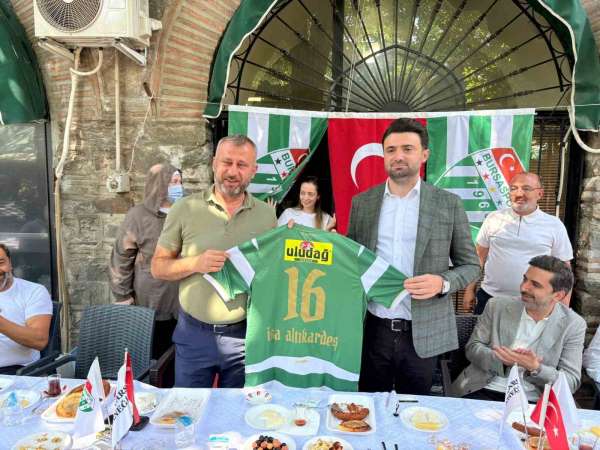 Bursaspor Başkanı Enes Çelik Kapalı Çarşı'da esnafla buluştu