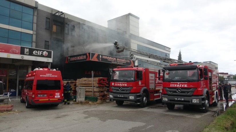 Samsun'da mobilya imalathanesinde korkutan yangın