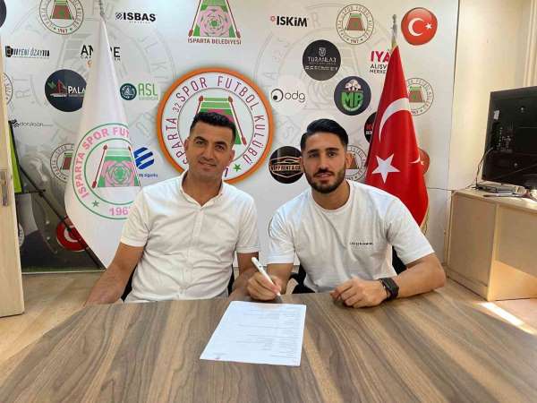 Isparta32 Spor, orta saha futbolcusu Vedat Bora'yı transfer etti