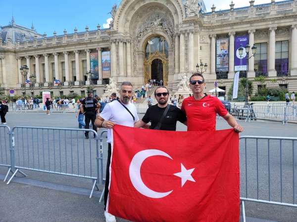 Tanrıkulu ve Öksüz Paris 2024'te milli sporcuları yalnız bırakmadı