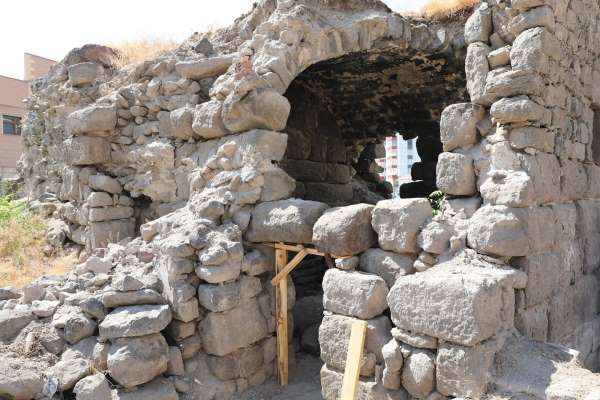 Başkan Çolakbayrakdar: 'Kayseri'nin ilk medresesini kültür hazinemize yeniden kazandırıyoruz'