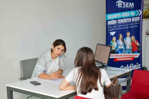 Esenyurt Belediyesi'nden üniversite adaylarına tercih desteği