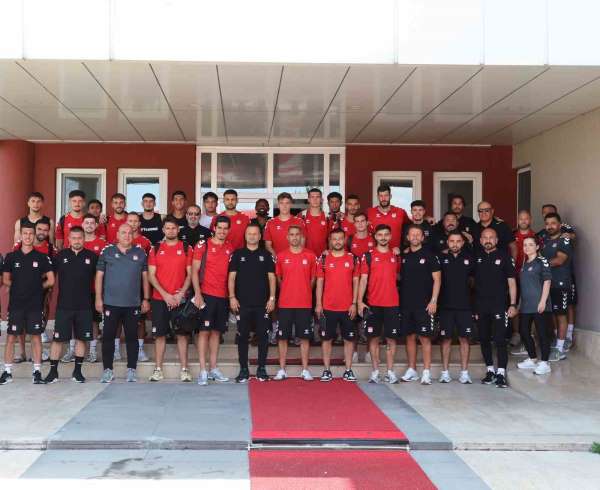 Sivasspor kafilesi Erzurum'a gitti