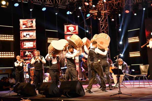Neşet Ertaş Kültür ve Müzik Festivali'nde meydan doldu taştı