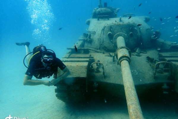 Eskişehirli dalgıçlar 20 metre derinlikteki kargo uçağı ve tankı fotoğrafladı