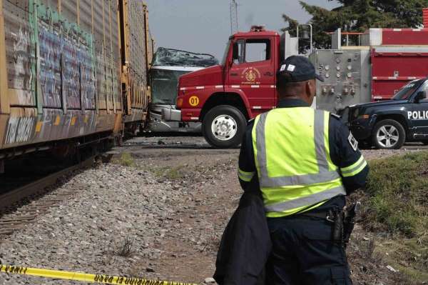 Meksika'daki tren kazasında can kaybı 10'a yükseldi