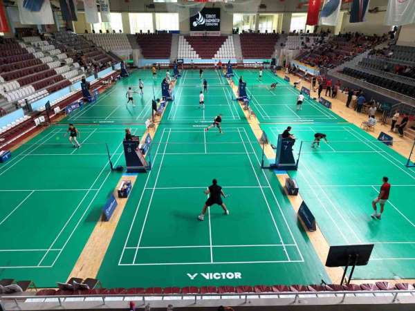 Büyükler Türkiye Badminton Şampiyonası Hatay'da başladı