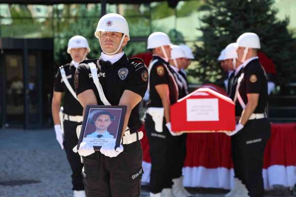 Elazığ'da trafik kazasında hayatını kaybeden polis, memleketine uğurlandı