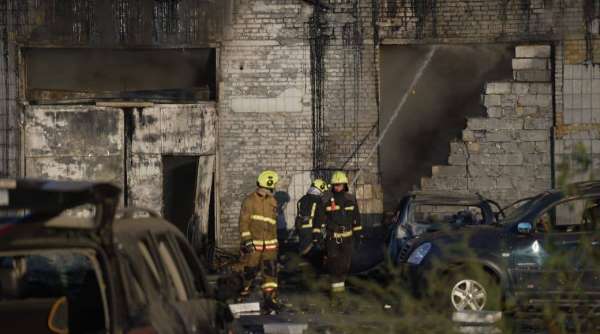 Rusya'dan barış görüşmelerinin ardından Kiev'e saldırı: 2 ölü