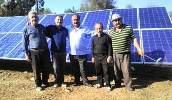 Elektrik faturası ağır gelince köye güneş paneli kurdu 