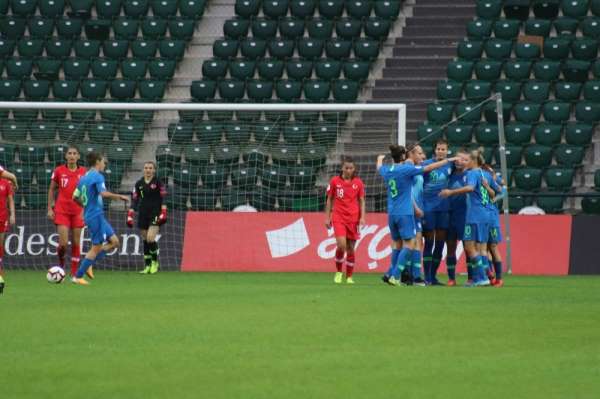 Kadınlar Avrupa Futbol Şampiyonası Elemeleri: Türkiye: 0 - Slovenya: 5 (İlk yarı