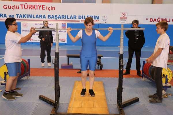 Nevşehir'de Görme Engelliler Halter Türkiye Şampiyonası başladı