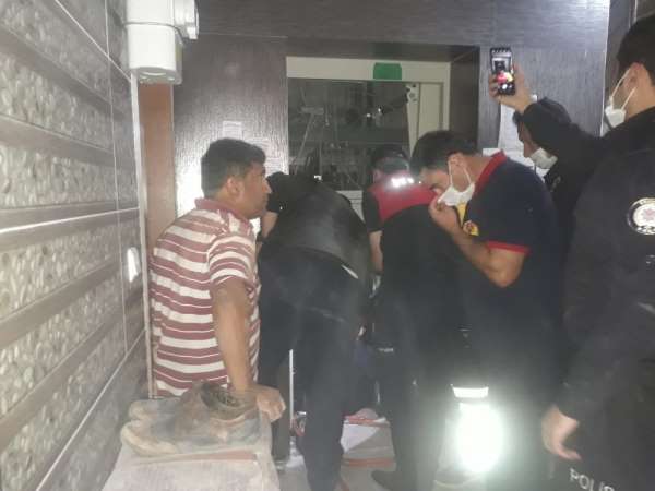 Tamir ettiği asansörün altına kalan teknisyen hayatını kaybetti 