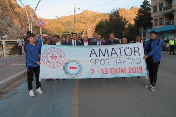 Türk halk müziği eşliğinde Amatör Spor Haftası'nı kutladılar